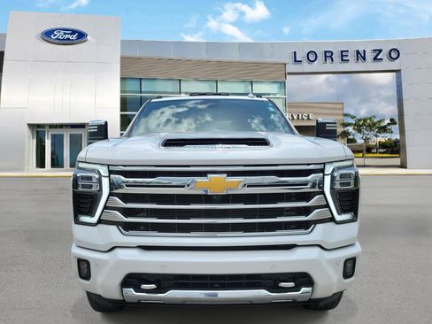 Used 2024 Chevrolet Silverado 2500 High Country w/ High Country Premium Package AWD/4WD image 2
