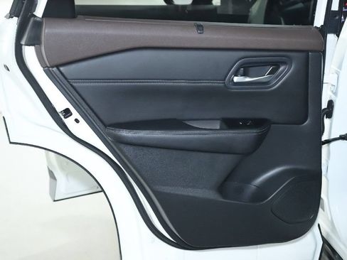 Certified 2023 Nissan Rogue SV w/ SV Premium B Package AWD/4WD image 13