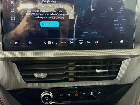 Used 2025 Ford Explorer ST-Line w/ Premium Package image 16