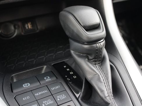 Used 2025 Toyota RAV4 XLE image 21