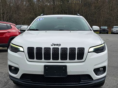 Used 2019 Jeep Cherokee Latitude Plus image 3