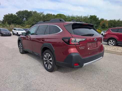 Used 2023 Subaru Outback Limited AWD/4WD image 5
