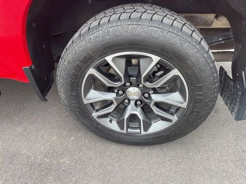 Used 2024 Chevrolet Silverado 1500 LT image 12