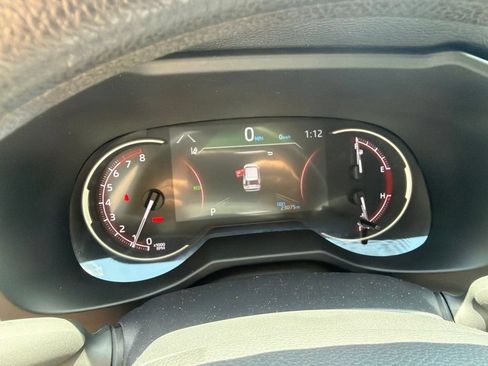 Used 2025 Toyota RAV4 LE AWD/4WD image 2