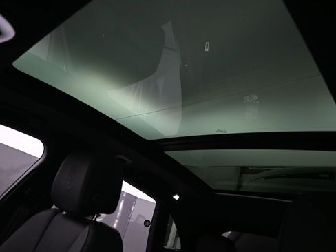 New 2025 Porsche Macan image 26