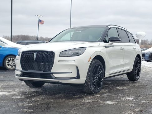 New 2026 Lincoln Corsair Premiere image 2