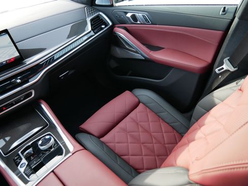 Used 2025 BMW X6 M60i w/ Dynamic Handling Package image 11