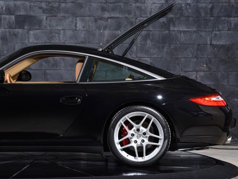 Used 2010 Porsche 911 Targa 4S image 12