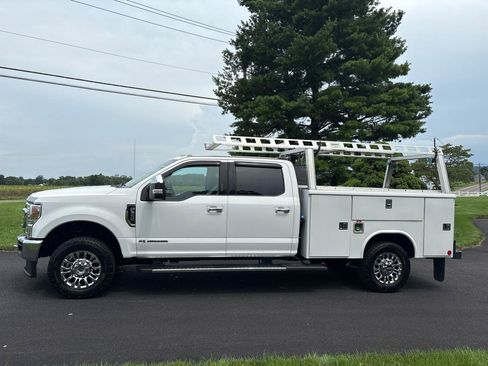 Used 2021 Ford F350 Lariat w/ Lariat Ultimate Package AWD/4WD image 2