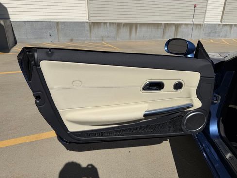 Used 2006 Chrysler Crossfire Limited RWD image 10