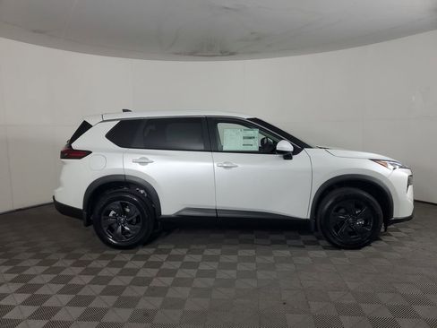 New 2026 Nissan Rogue SV FWD image 3