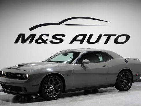 Used 2019 Dodge Challenger R/T image 4