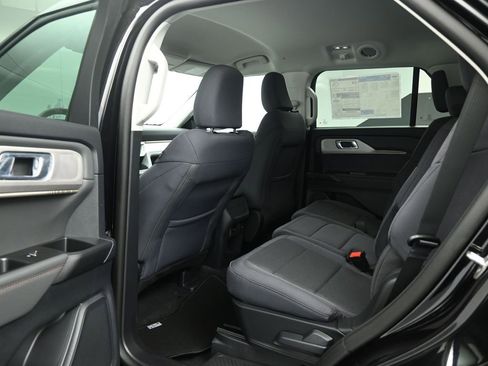 New 2026 Ford Explorer Active image 18