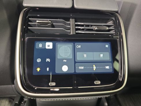 Used 2024 Rivian R1S Adventure AWD/4WD image 30
