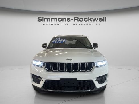 Used 2023 Jeep Grand Cherokee Laredo w/ Luxury Tech Group I image 2