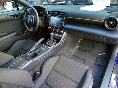 Used 2022 Toyota GR86 w/ ALL Weather Mat Package (TMS) RWD image 37