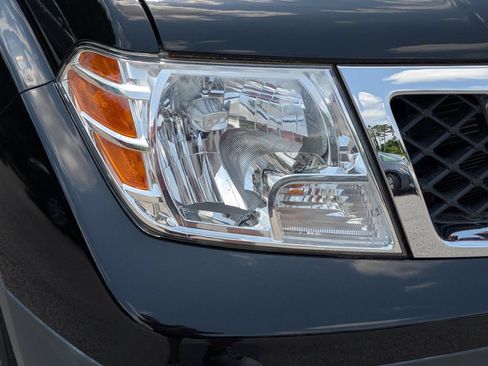Used 2021 Nissan Frontier S RWD image 9