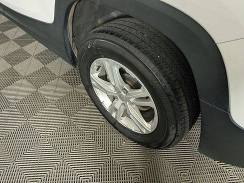 Certified 2024 GMC Terrain SLE image 16