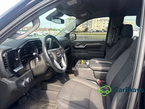 Used 2023 GMC Sierra 1500 Elevation w/ LPO, Elevation Black Package AWD/4WD image 11