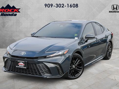 Used 2026 Toyota Camry SE w/ Convenience Package FWD image 1
