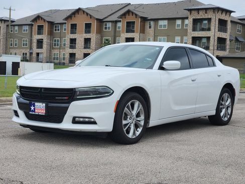 Used 2022 Dodge Charger SXT w/ Cold Weather Package AWD/4WD image 3