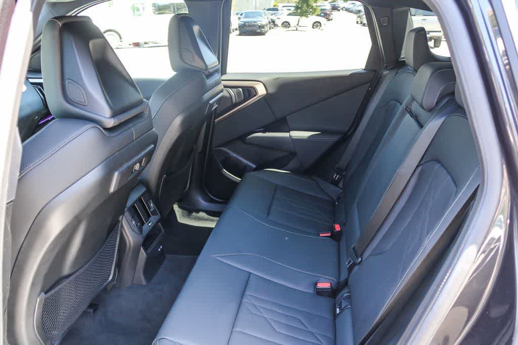 Used 2025 BMW X3 xDrive30i w/ Convenience Package AWD/4WD image 17