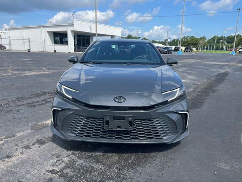 Used 2025 Toyota Camry XSE FWD image 2