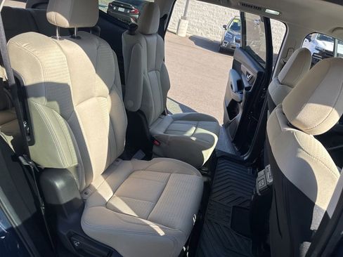 Used 2023 Subaru Ascent Premium w/ Convenience Package image 16