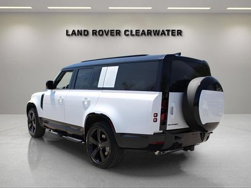 Used 2025 Land Rover Defender 130 X-Dynamic SE AWD/4WD image 3