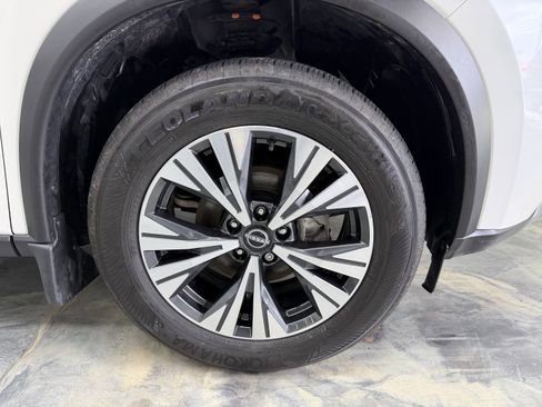 Used 2023 Nissan Rogue SV image 30