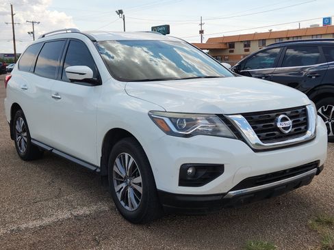 Used 2018 Nissan Pathfinder SL AWD/4WD image 4