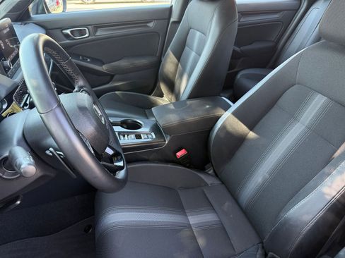 Used 2025 Honda Civic Sport image 36