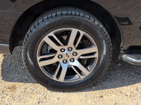 Used 2023 Ford Expedition Limited AWD/4WD image 34