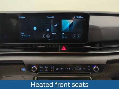Used 2025 Kia Carnival EX FWD image 27
