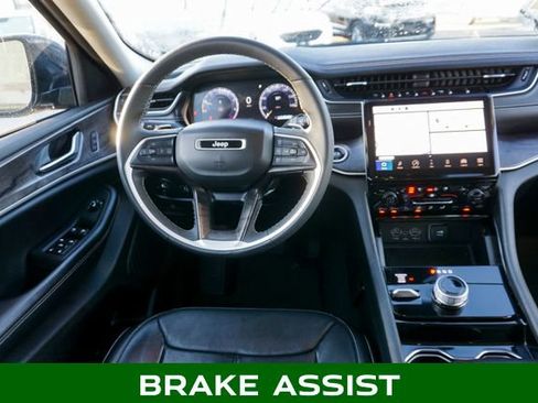 Used 2023 Jeep Grand Cherokee Limited w/ Luxury Tech Group II image 11