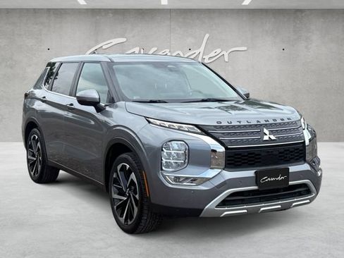Used 2022 Mitsubishi Outlander SE FWD image 2