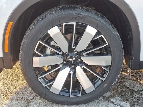 New 2026 Mitsubishi Outlander SE image 8