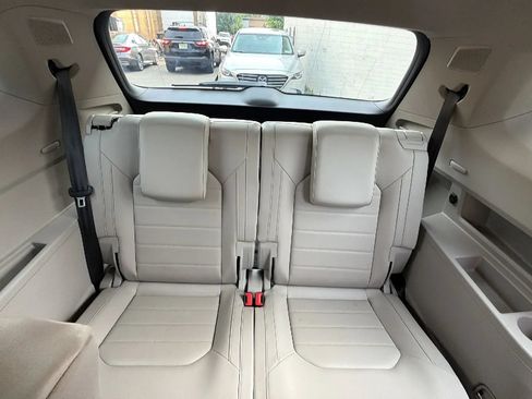 Used 2018 Volkswagen Atlas SEL Premium AWD/4WD image 29