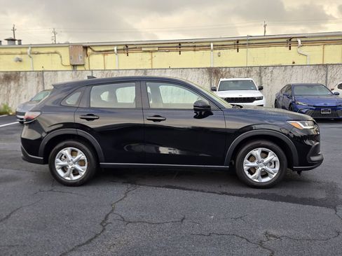 Used 2025 Honda HR-V LX image 7