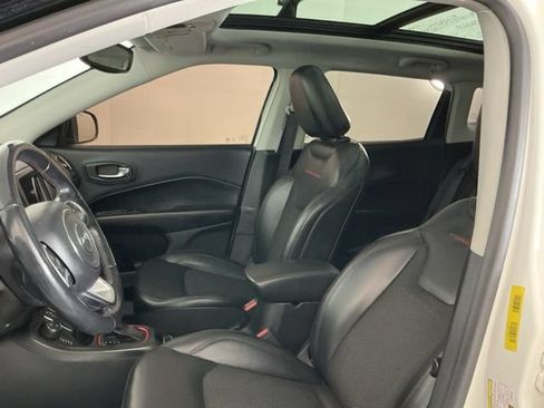 Used 2018 Jeep Compass Trailhawk AWD/4WD image 14