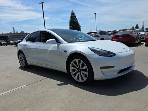 Used 2020 Tesla Model 3 Standard Range RWD image 10