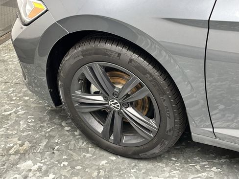 Used 2024 Volkswagen Jetta SE w/ Panoramic Sunroof Package image 33