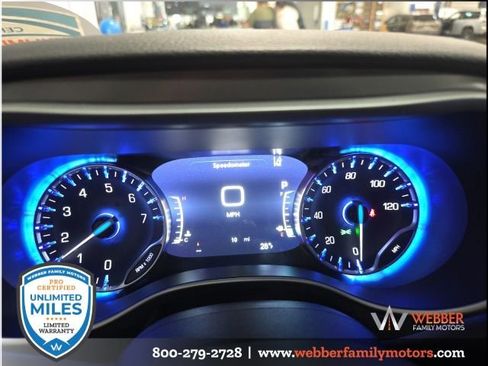 New 2026 Chrysler Pacifica Select image 24