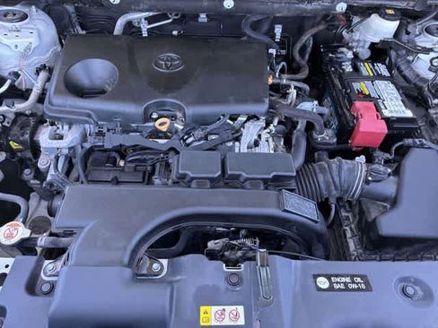 Used 2021 Toyota RAV4 XLE Premium image 15