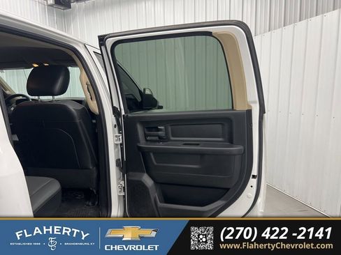 Used 2020 RAM 3500 Tradesman w/ Chrome Appearance Group image 12