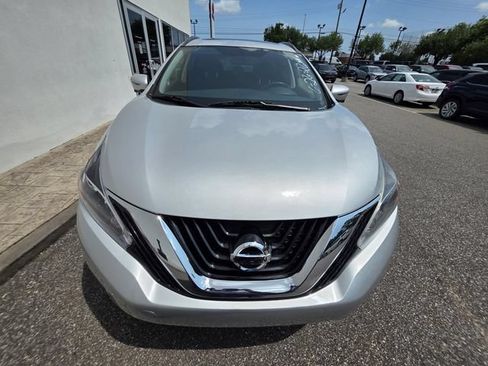 Used 2018 Nissan Murano SV w/ Premium Package FWD image 2