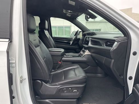 Used 2022 GMC Yukon XL Denali image 18
