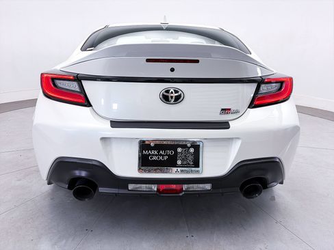 Used 2024 Toyota GR86 Premium RWD image 13