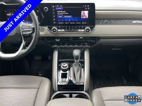 Used 2024 Chevrolet Colorado ZR2 w/ ZR2 Convenience Package III AWD/4WD image 15