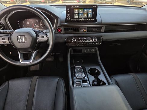 Used 2025 Honda Pilot EX-L image 8